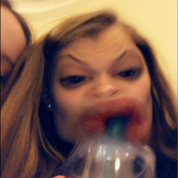 Meet your Posher, Audrey - Picture 1 of 1